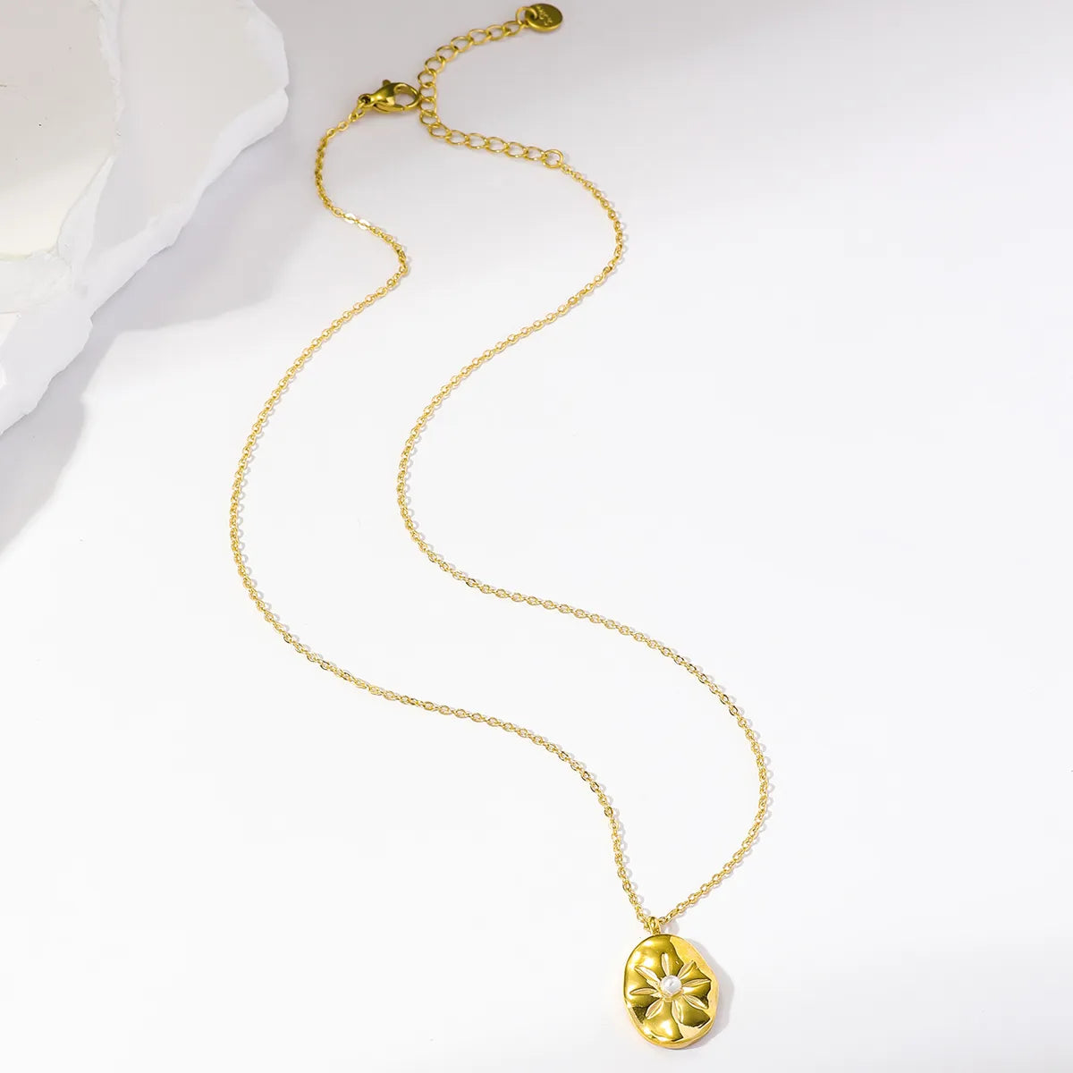 Simple Style Commute Solid Color Stainless Steel Plating Inlay Pearl 18k Gold Plated Pendant Necklace