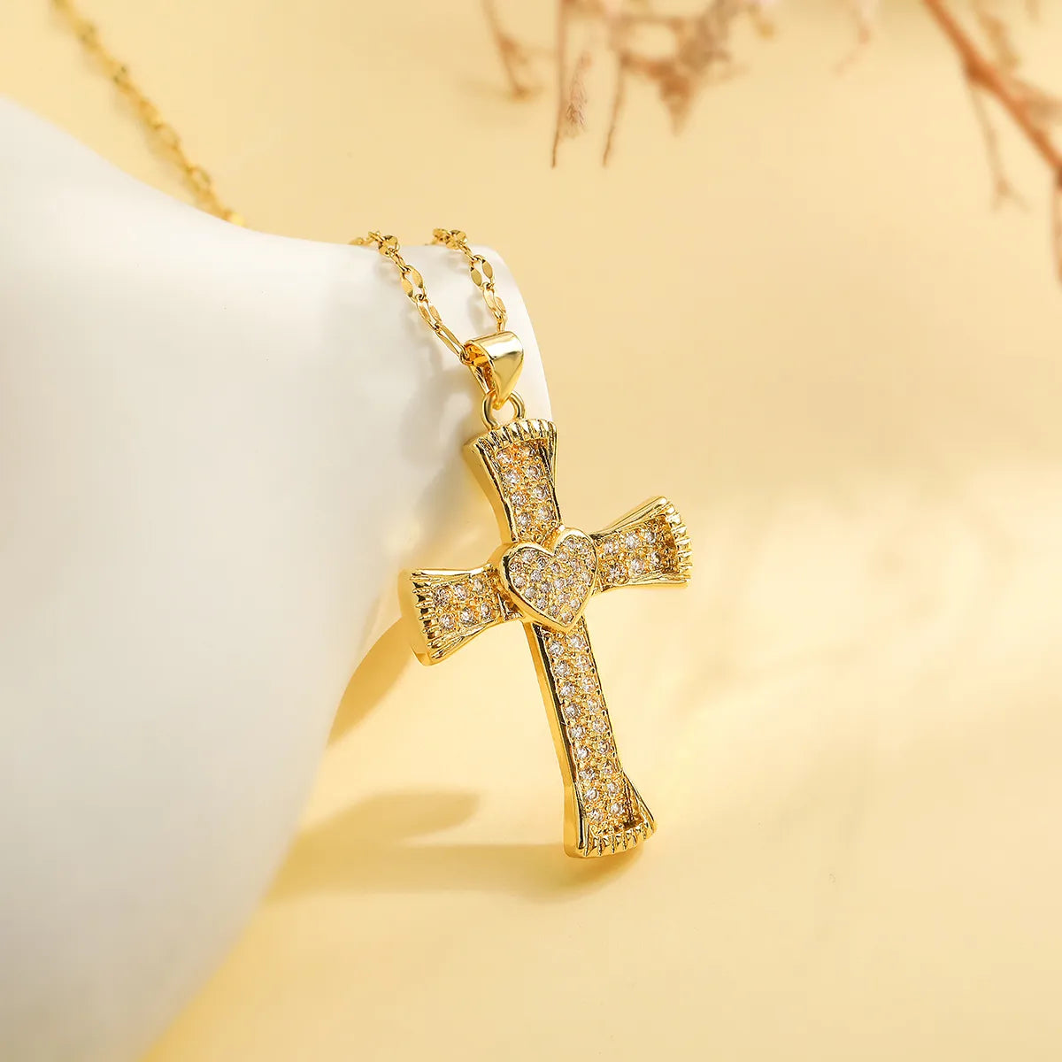 Simple Style Cross Round Heart Shape Stainless Steel Copper Plating Inlay Zircon 18k Gold Plated Pendant Necklace