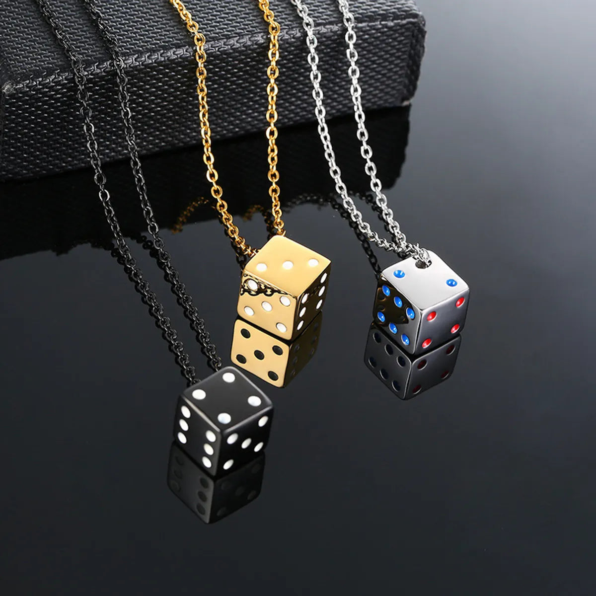 Simple Style Dice Stainless Steel Plating Pendant Necklace