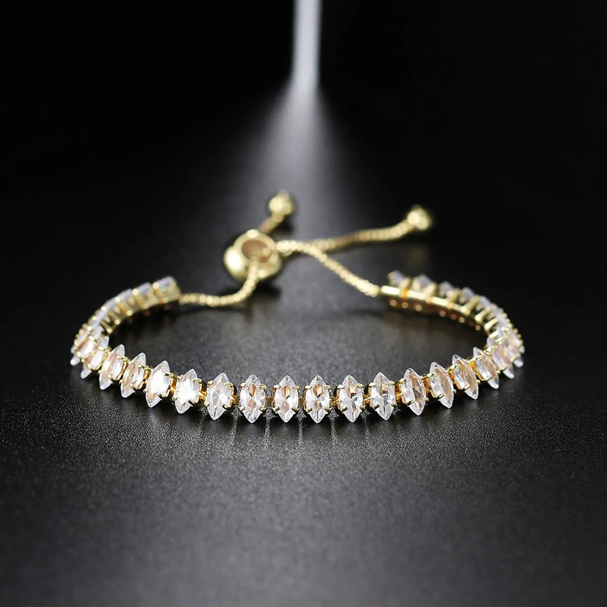 Simple Style Eye Copper Inlay Zircon Bracelets 1 Piece