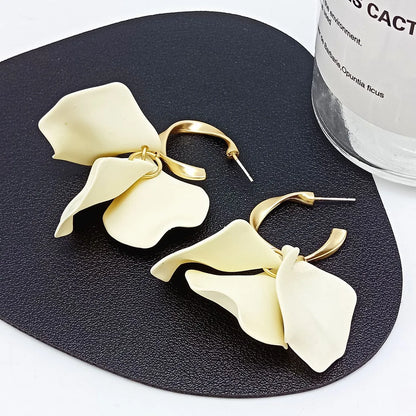 Simple Style Flower Alloy Stoving Varnish Earrings 1 Pair