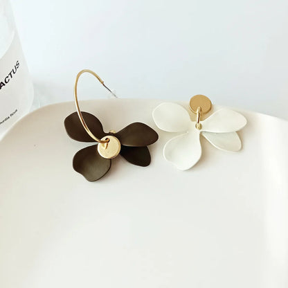 Simple Style Flower Alloy Stoving Varnish Earrings 1 Pair