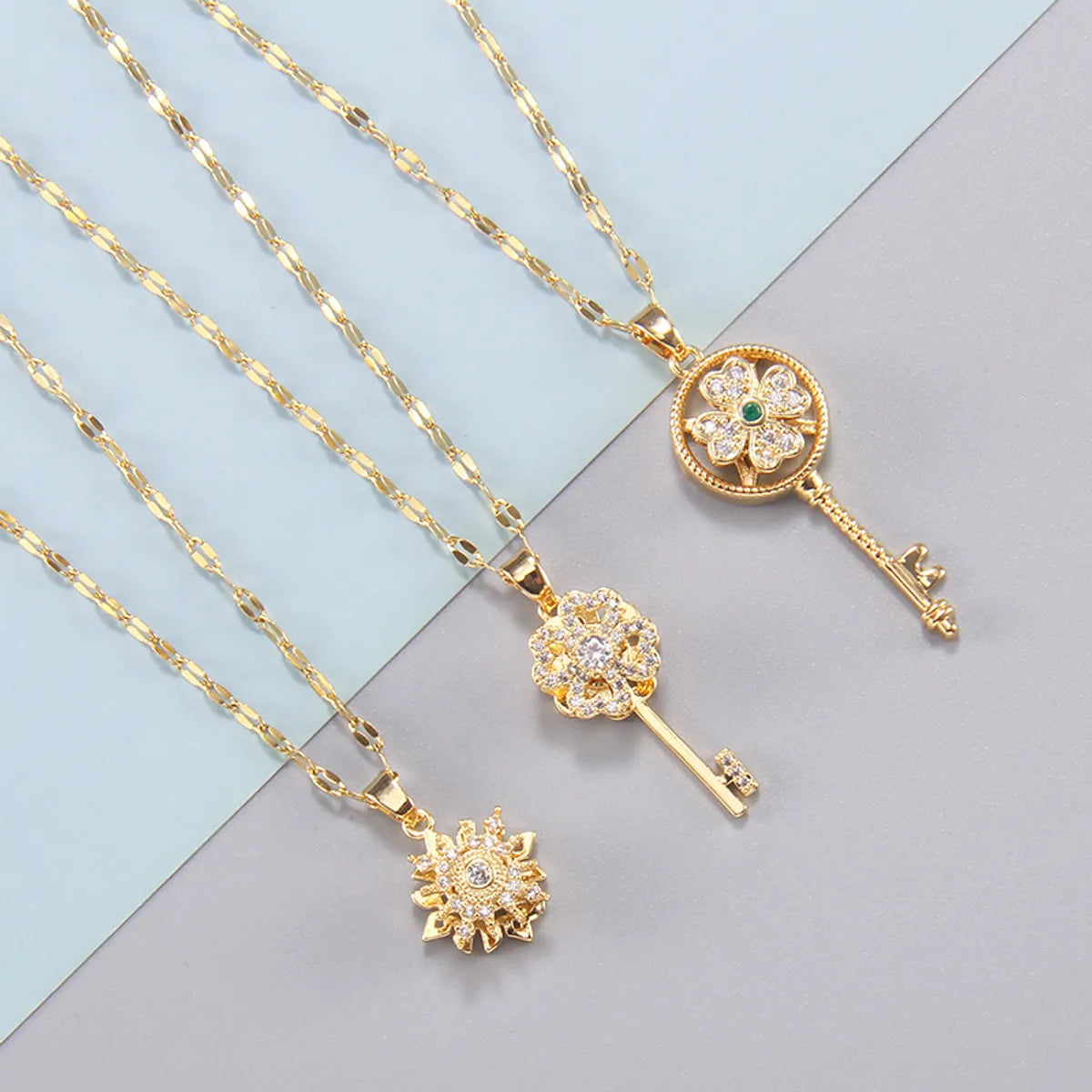 Simple Style Flower Copper Zircon Pendant Necklace In Bulk