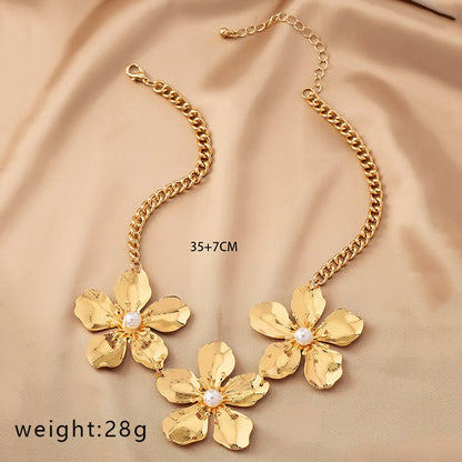 Simple Style Flower Gold Plated Alloy Wholesale Pendant Necklace