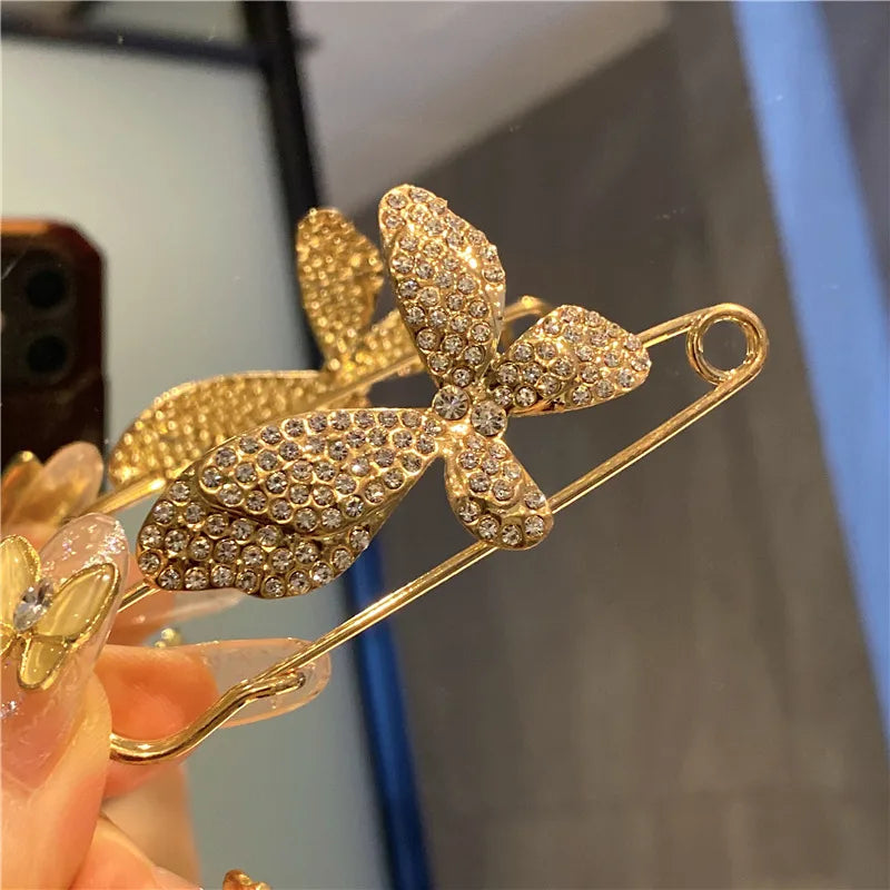 Simple Style Flower Metal Inlay Artificial Pearls Artificial Diamond Women'S Brooches