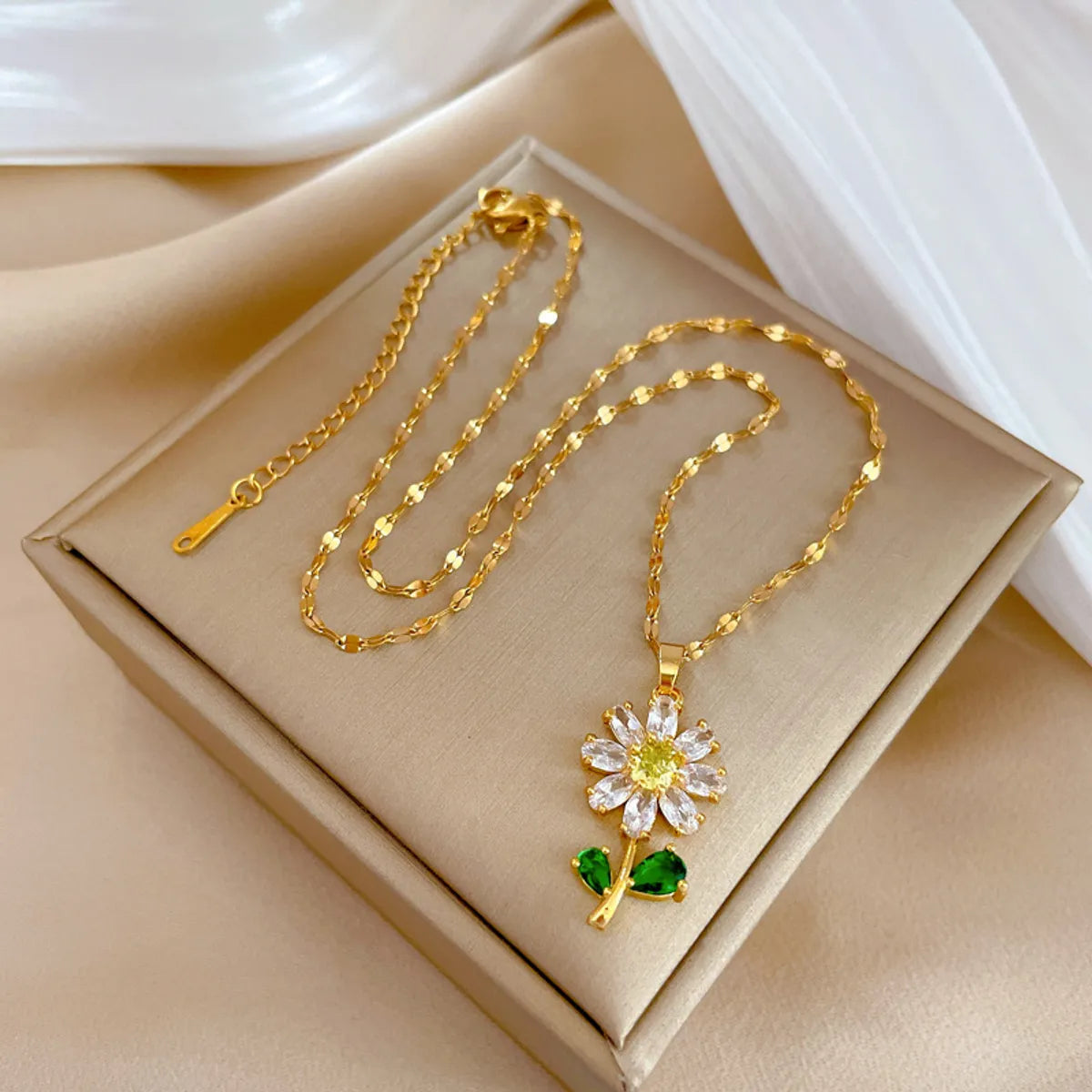 Simple Style Flower Stainless Steel Plating Inlay Rhinestones 18k Gold Plated Gold Plated Pendant Necklace