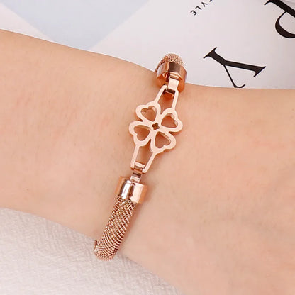 Simple Style Four Leaf Clover 304 Stainless Steel 18K Gold Plated Bangle In Bulk