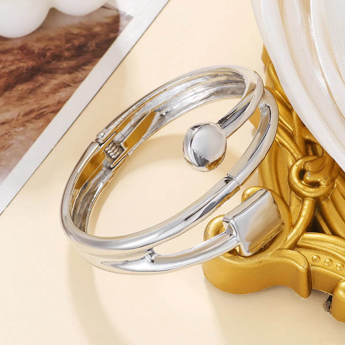 Simple Style Geometric Alloy 18k Gold Plated Women's Bangle