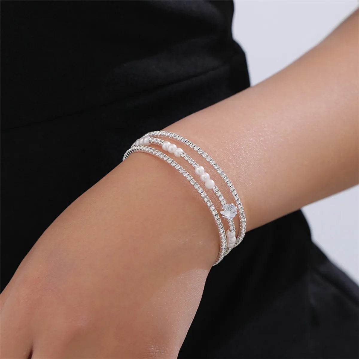 Simple Style Geometric Artificial Gemstones Artificial Pearl Zinc Alloy Layered Inlay Rhinestones Pearl Women'S Wristband