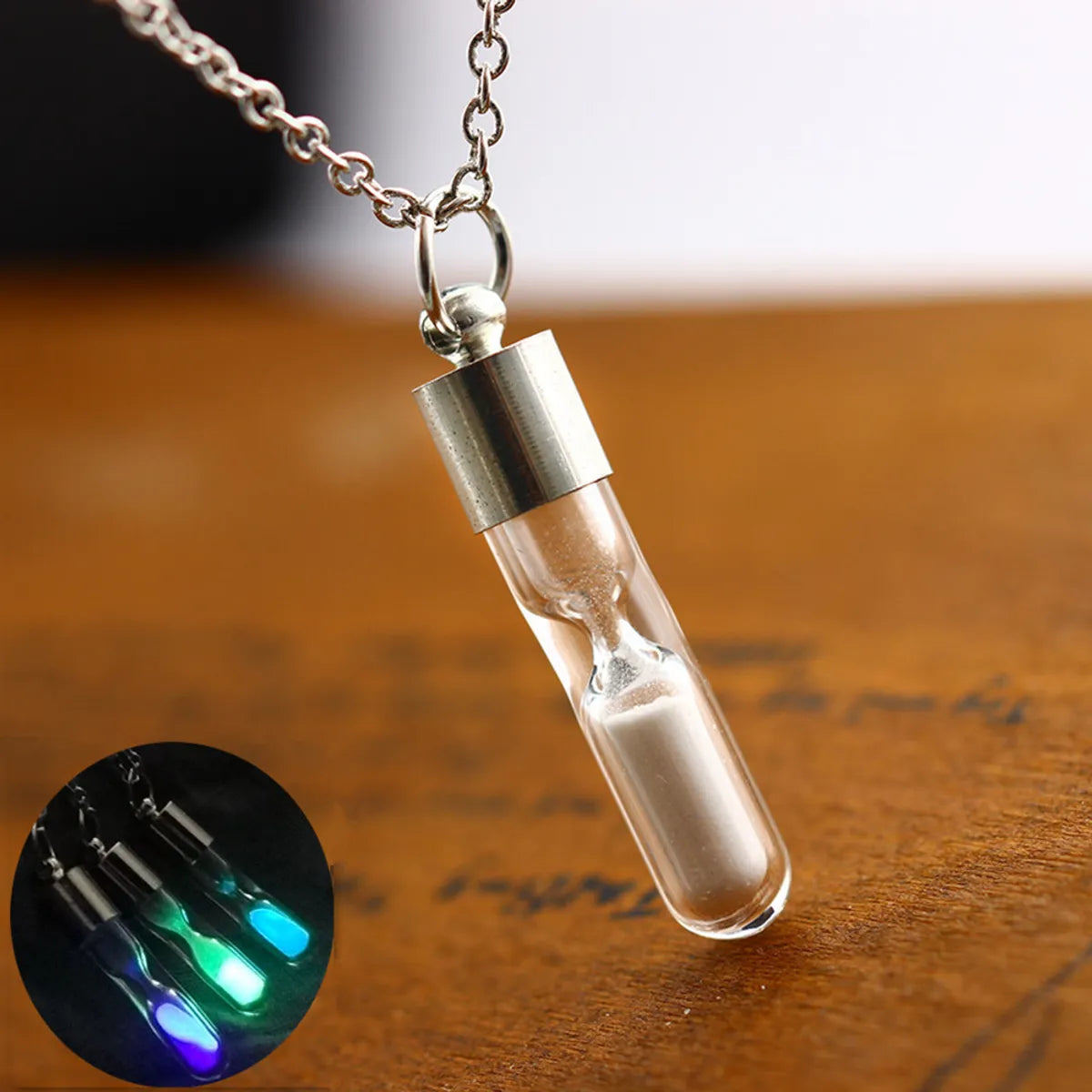 Simple Style Geometric Glass Copper Luminous Pendant Necklace 1 Piece