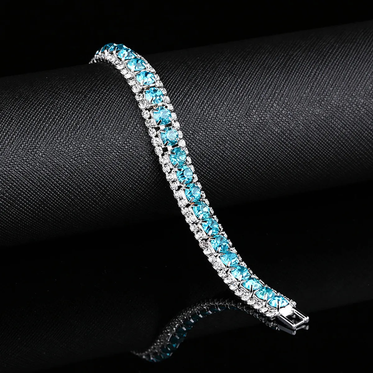 Simple Style Geometric Metal Plating Inlay Rhinestones Women's Bracelets 1 Piece