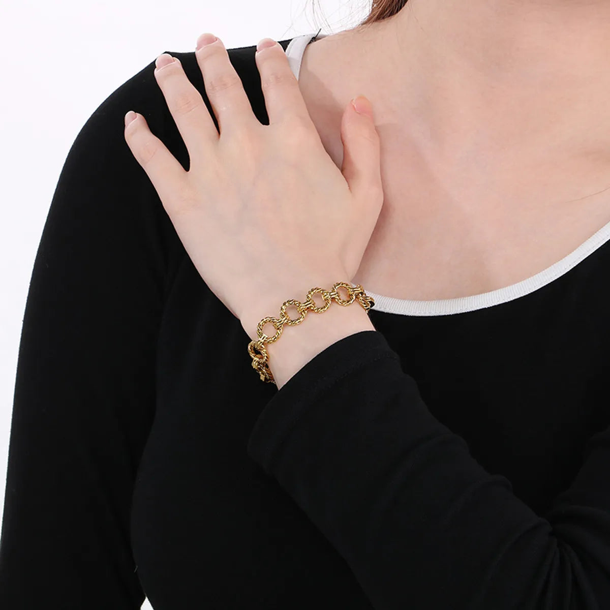 Simple Style Geometric Solid Color 304 Stainless Steel 18K Gold Plated Bracelets In Bulk