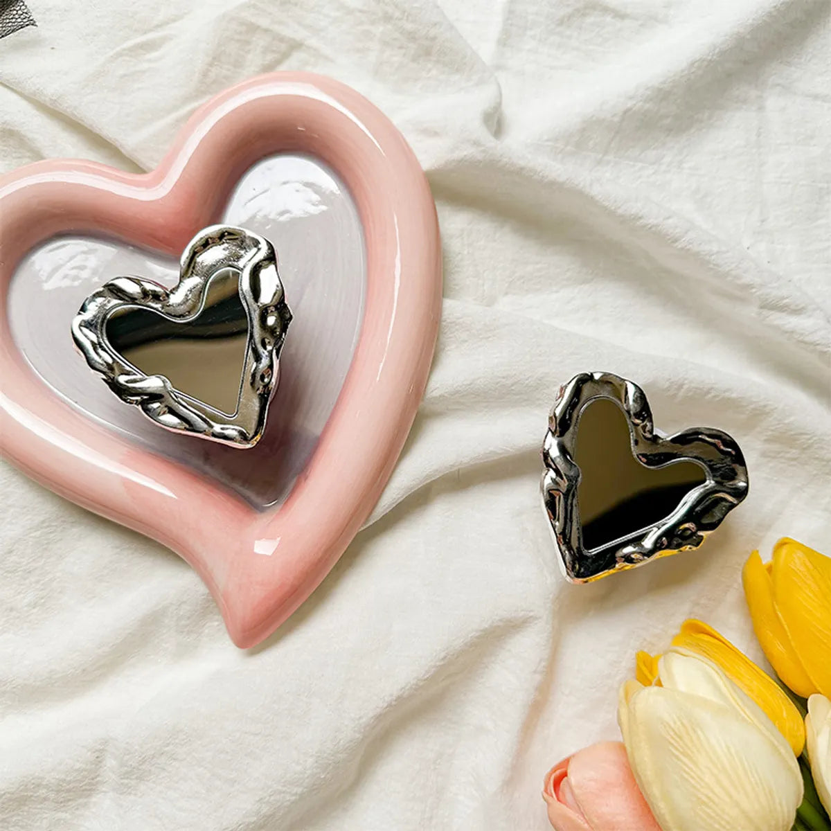 Simple Style Heart Shape Alloy Mobile Phone Holder