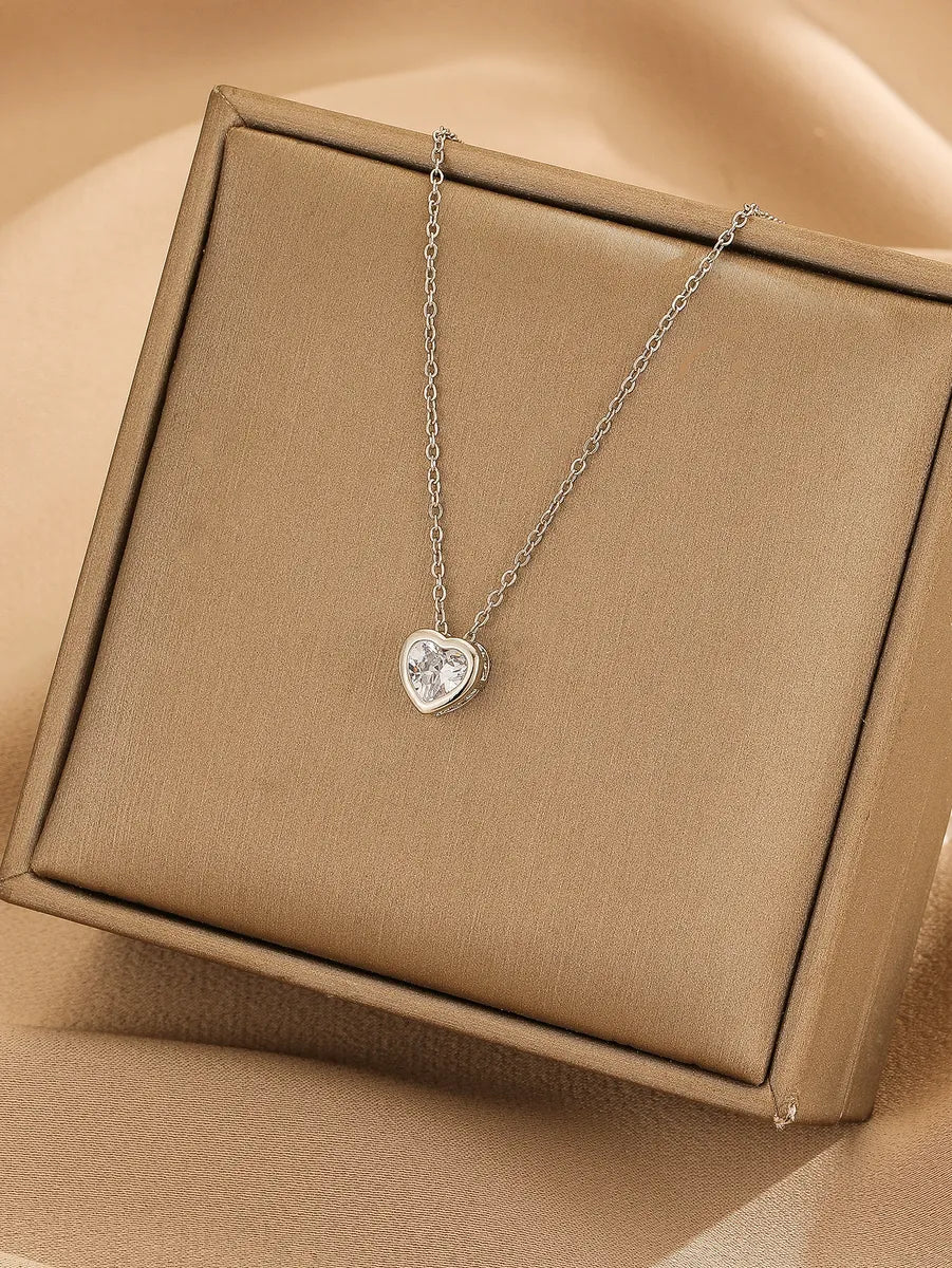 Simple Style Heart Shape Copper Zircon Pendant Necklace