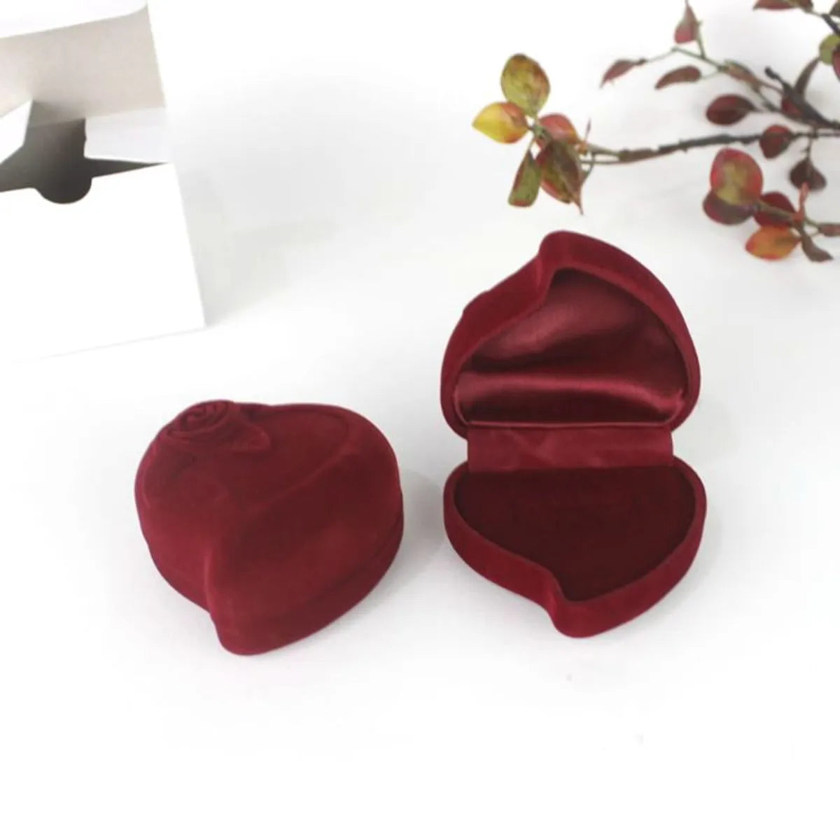 Simple Style Heart Shape Flannel Jewelry Boxes