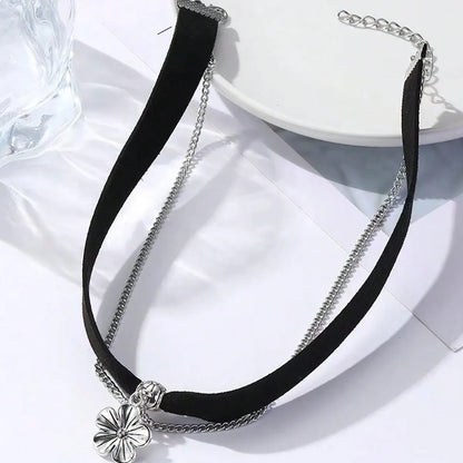 Simple Style Heart Shape Flower Bow Knot Alloy Titanium Steel Copper Beaded Inlay Resin Zircon Women'S Necklace