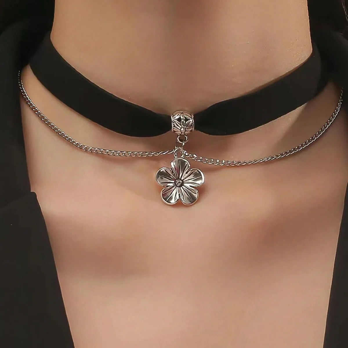 Simple Style Heart Shape Flower Bow Knot Alloy Titanium Steel Copper Beaded Inlay Resin Zircon Women'S Necklace