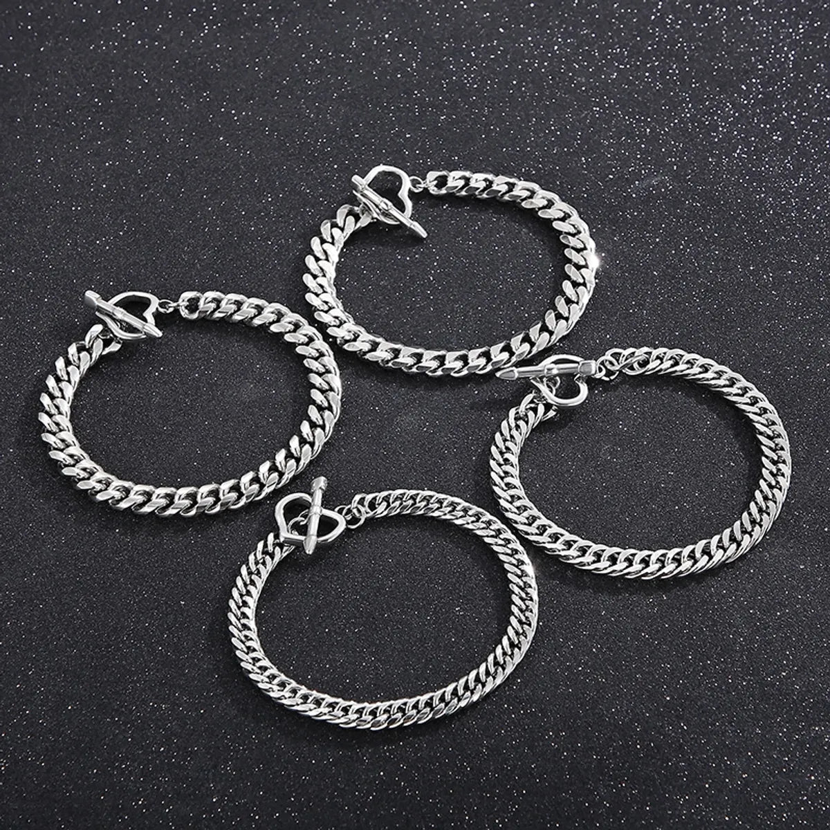 Simple Style Heart Shape Solid Color Stainless Steel Bracelets