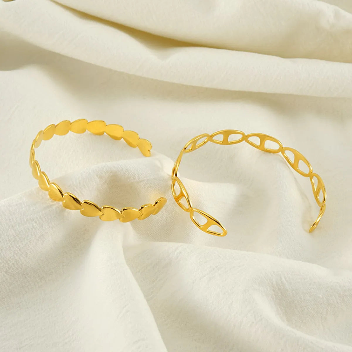 Simple Style Heart Shape Solid Color Stainless Steel Plating 18k Gold Plated Bangle