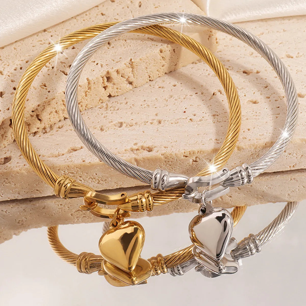 Simple Style Heart Shape Stainless Steel Bangle