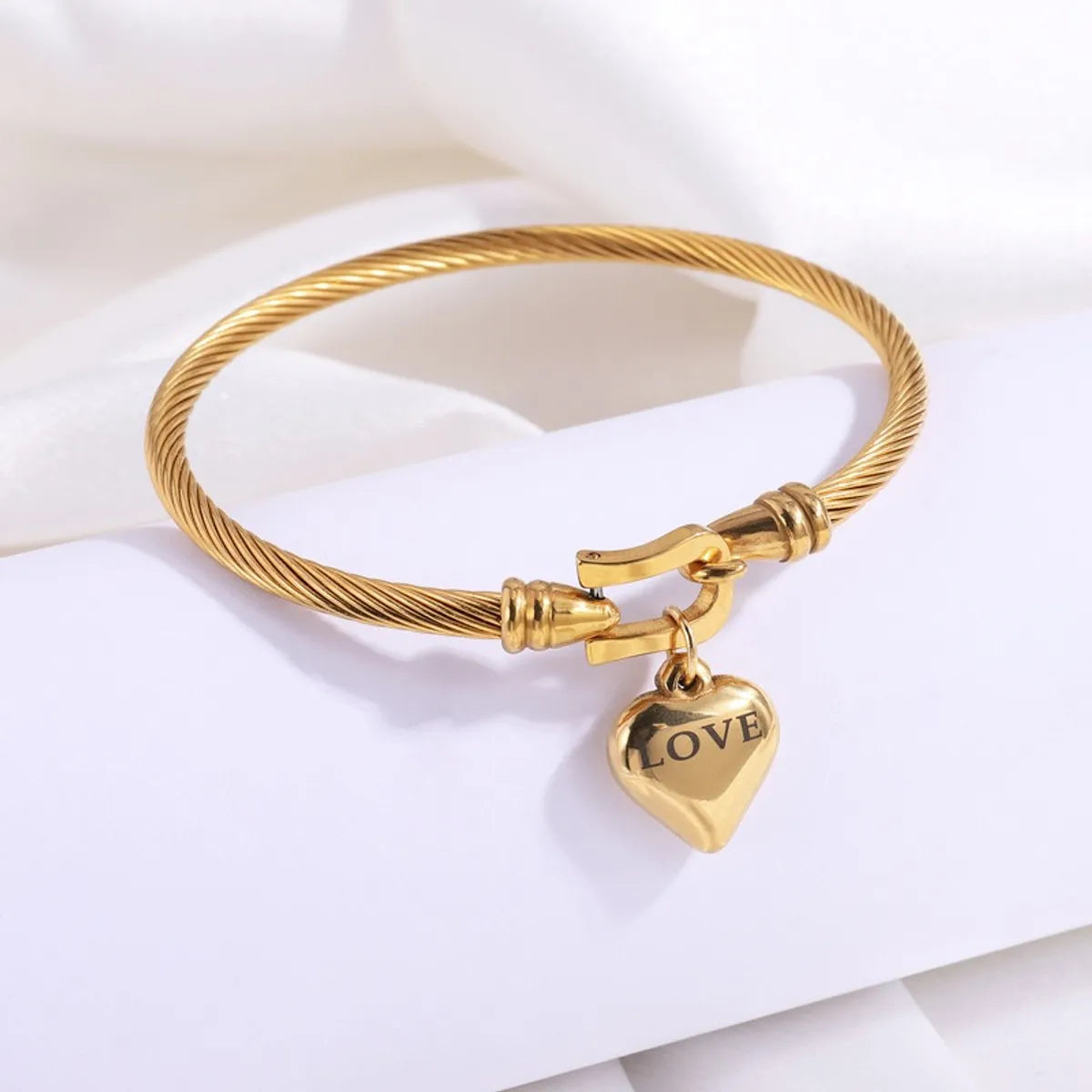 Simple Style Heart Shape Stainless Steel Bangle