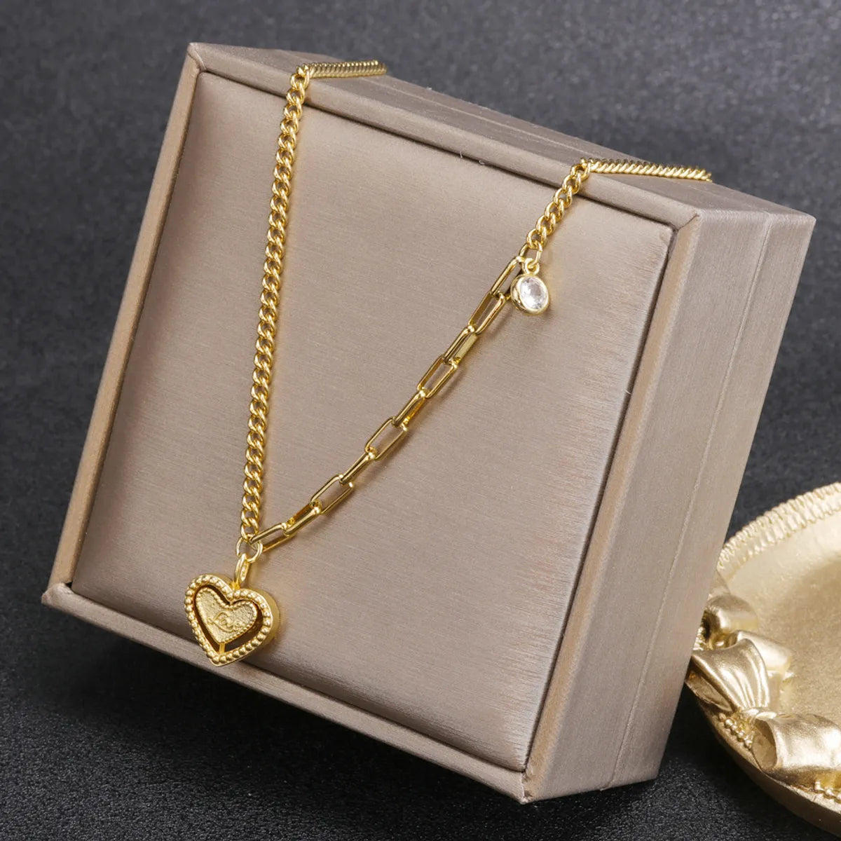 Simple Style Heart Shape Stainless Steel Copper Plating 24k Gold Plated Pendant Necklace