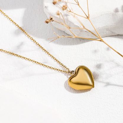 Simple Style Heart Shape Stainless Steel Three-dimensional 18k Gold Plated Pendant Necklace