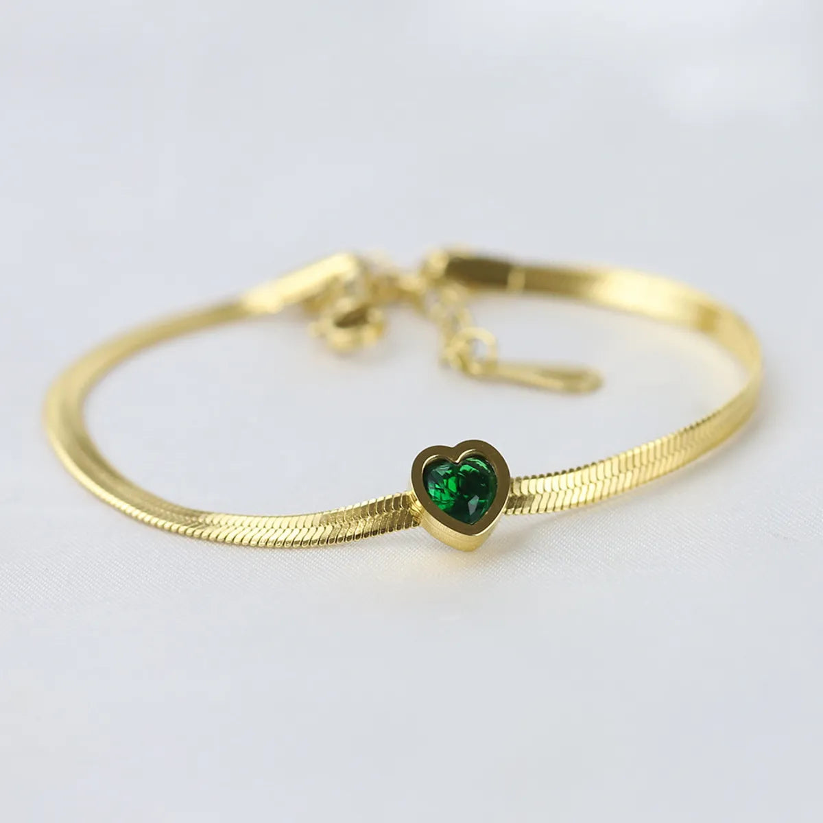 Simple Style Heart Shape Titanium Steel Gold Plated Artificial Rhinestones Gold Plated Bracelets