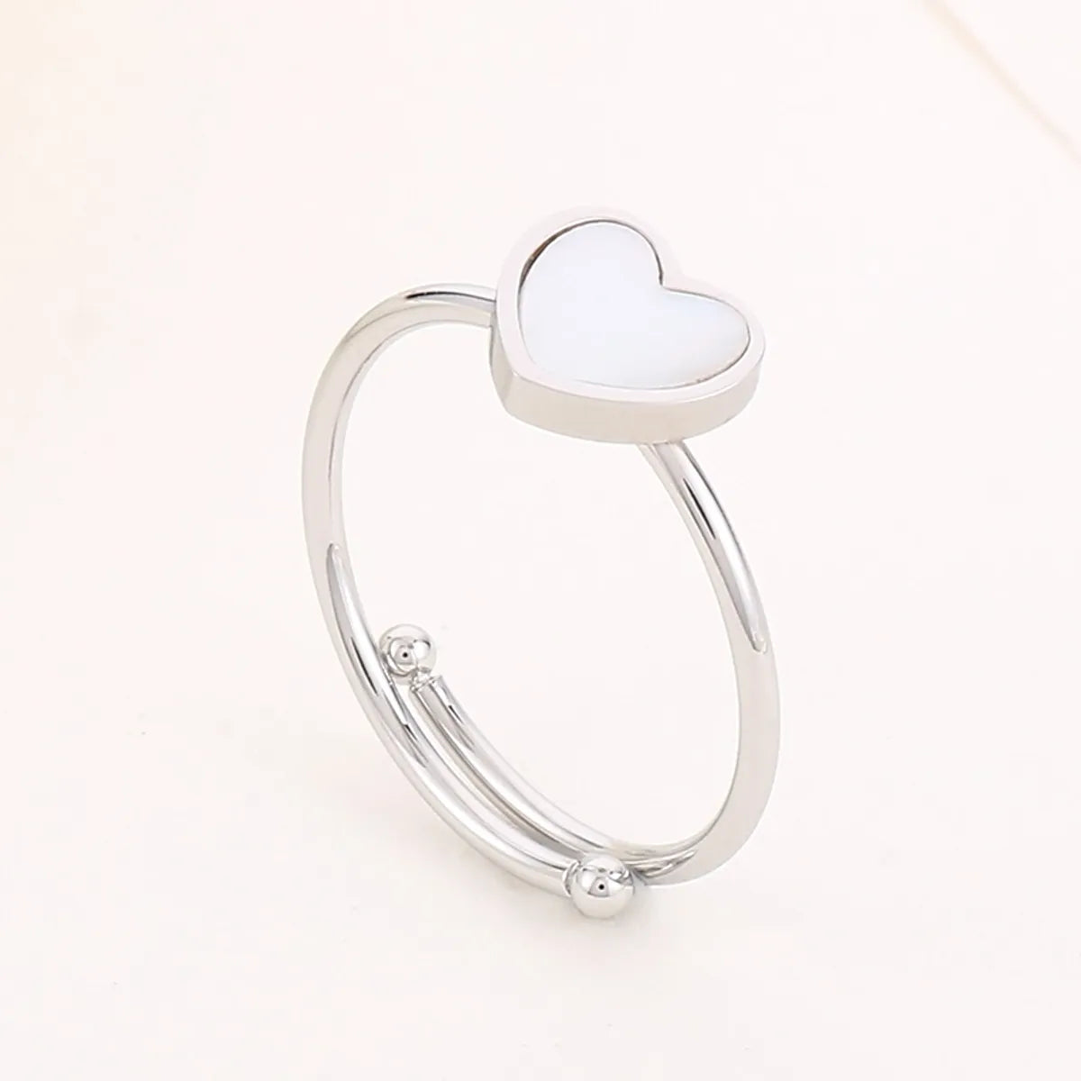 Simple Style Heart Shape Titanium Steel Plating Inlay Shell 18k Gold Plated Rings