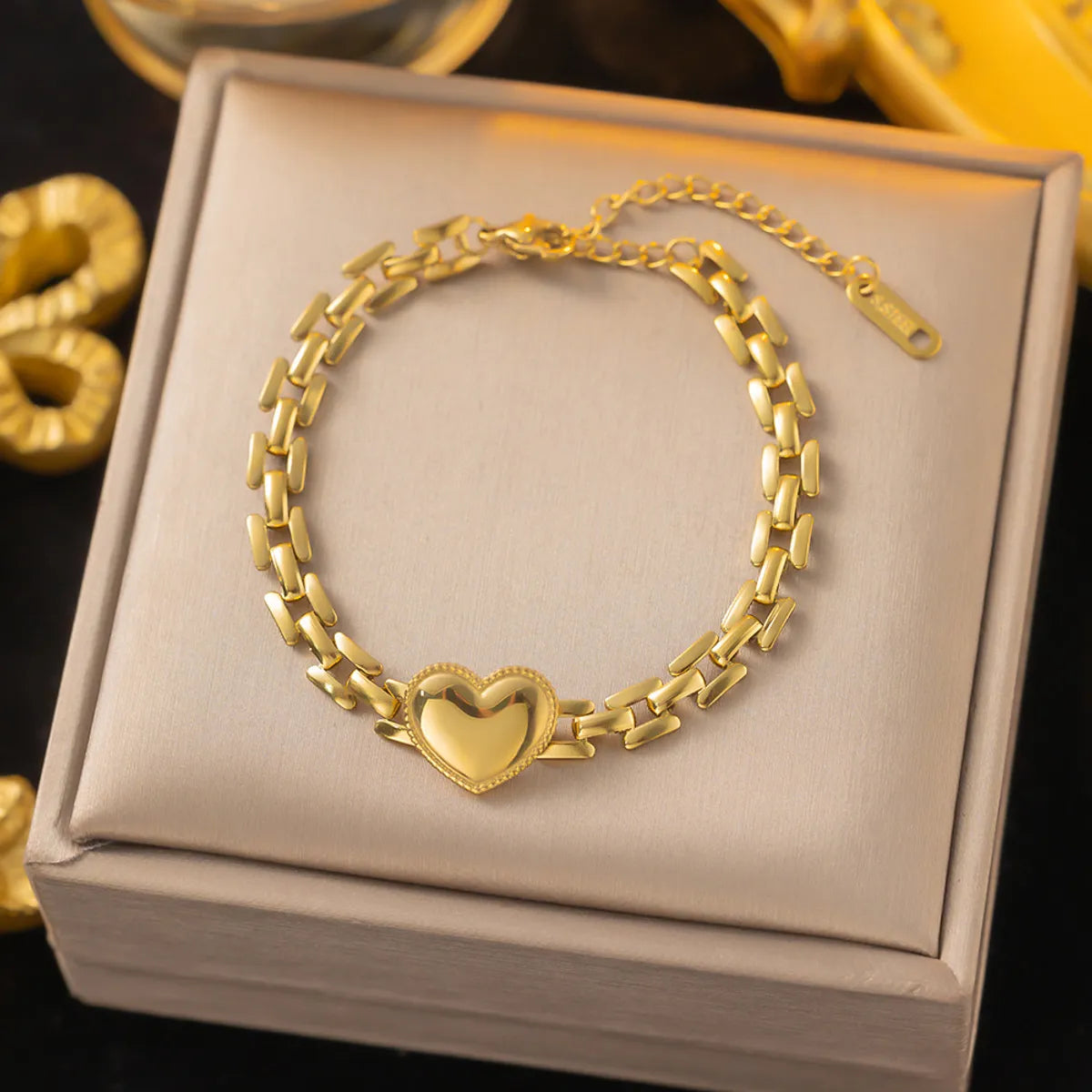 Simple Style Heart Shape Titanium Steel Polishing Plating 18k Gold Plated Bracelets