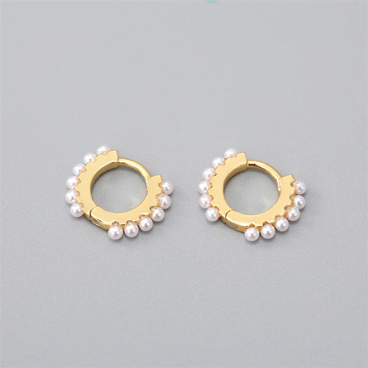 Simple Style Irregular Gold Plated Enamel Artificial Pearls Zircon Women'S Hoop Earrings 1 Pair