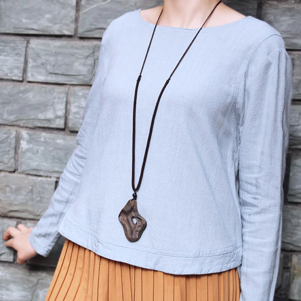 Simple Style Irregular Wood Handmade Women's Pendant Necklace 1 Piece