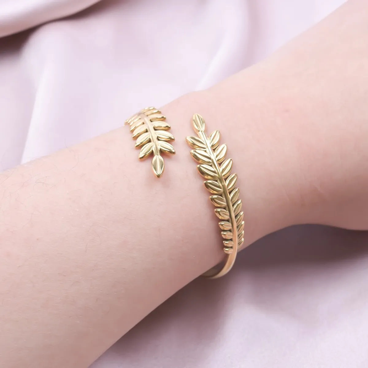 Simple Style Leaves 304 Stainless Steel 18K Gold Plated Bangle In Bulk