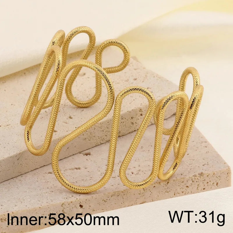 Simple Style Lines 304 Stainless Steel 18K Gold Plated Bangle In Bulk