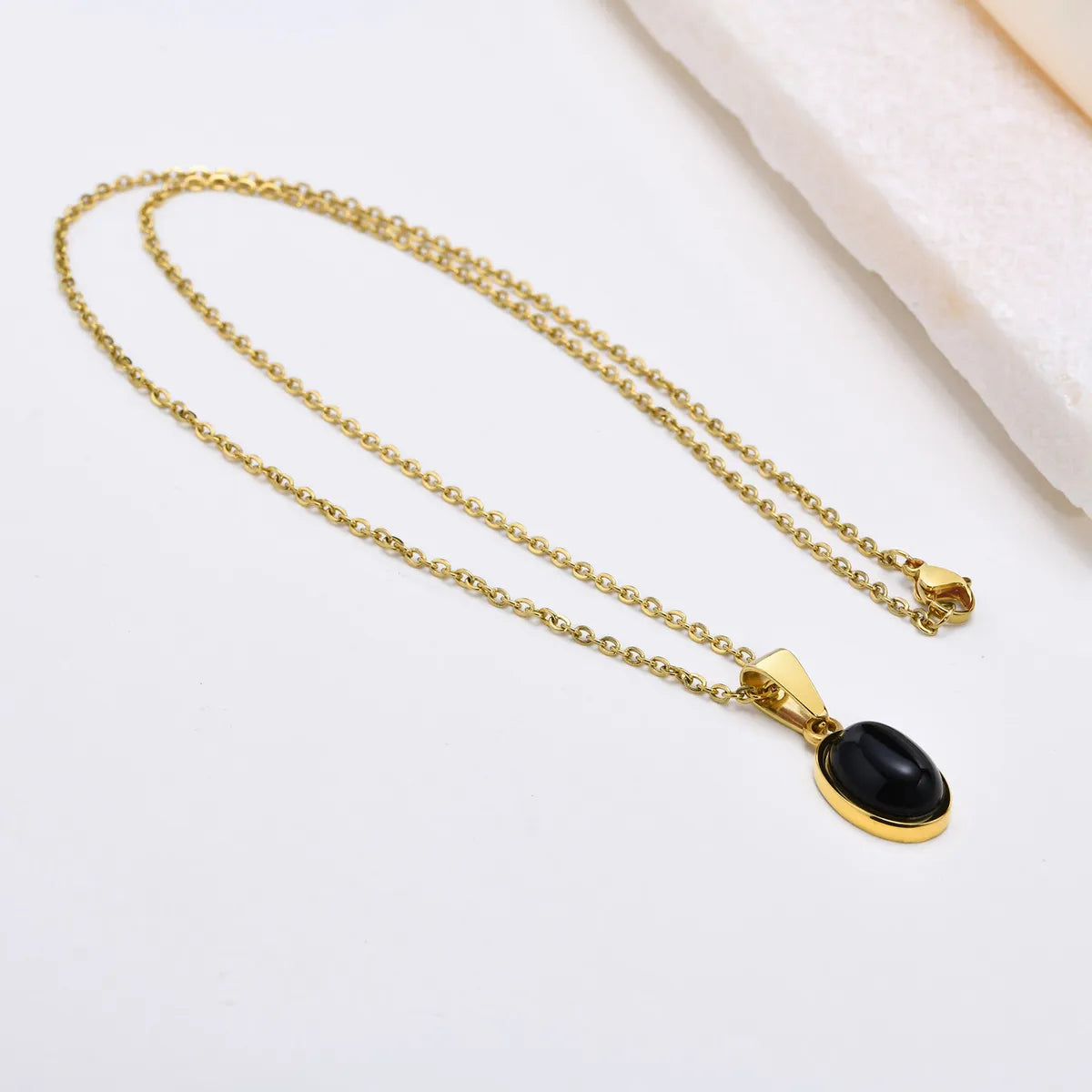 Simple Style Oval Stainless Steel Gold Plated Agate Pendant Necklace In Bulk