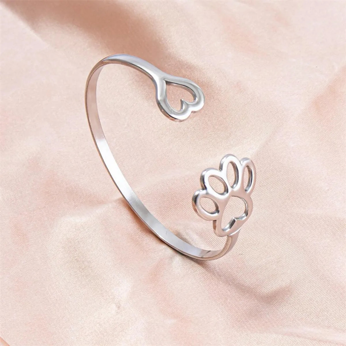 Simple Style Paw Print Heart Shape 304 Stainless Steel 18K Gold Plated Bangle In Bulk