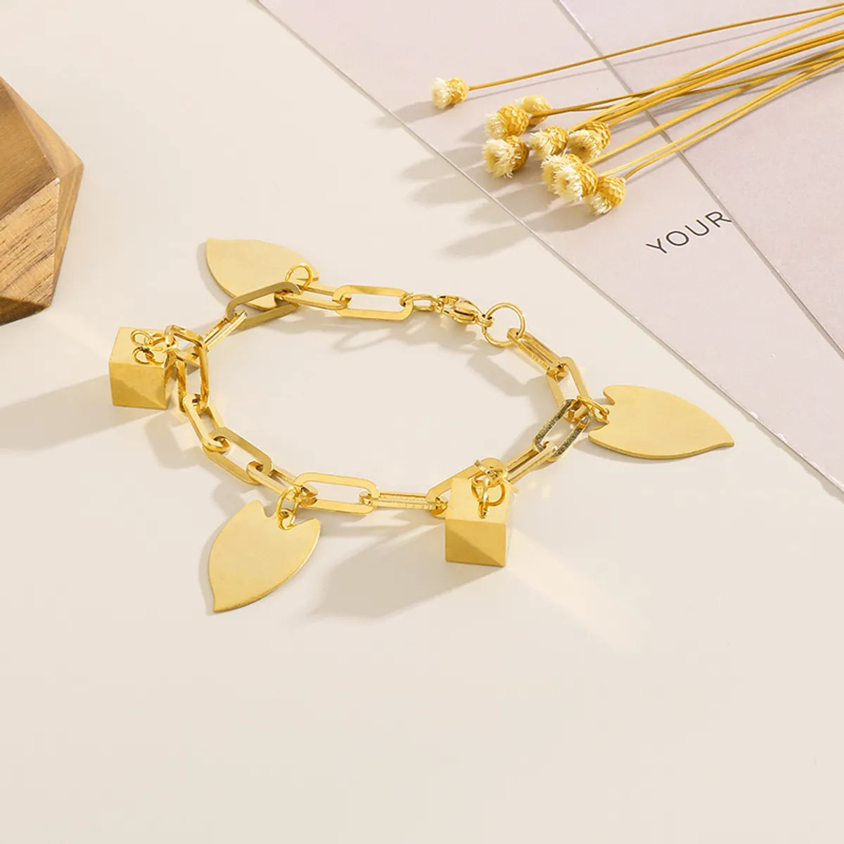 Simple Style Portrait Heart Shape Stainless Steel Charm Plating 18k Gold Plated Bracelets