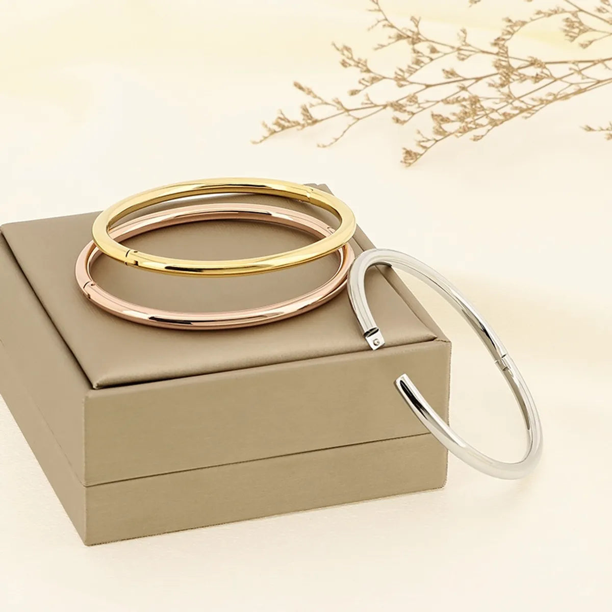 Simple Style Round 304 Stainless Steel 18K Gold Plated Bangle In Bulk