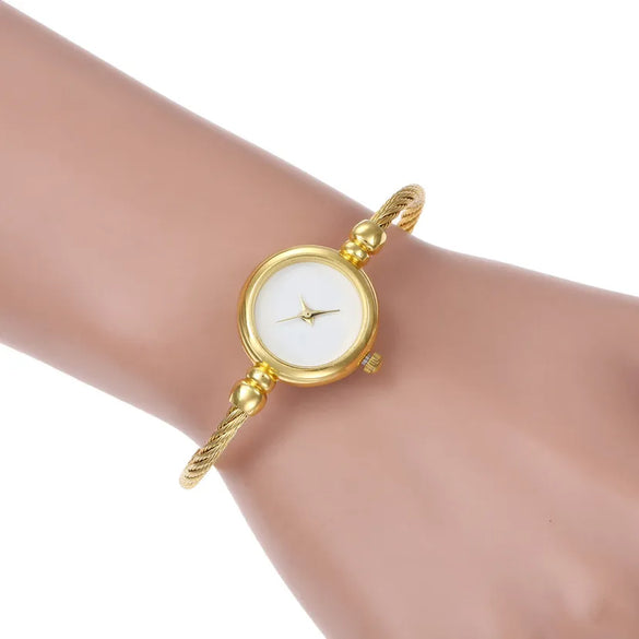 Simple Style Round Buckle Quartz Women'S Watches