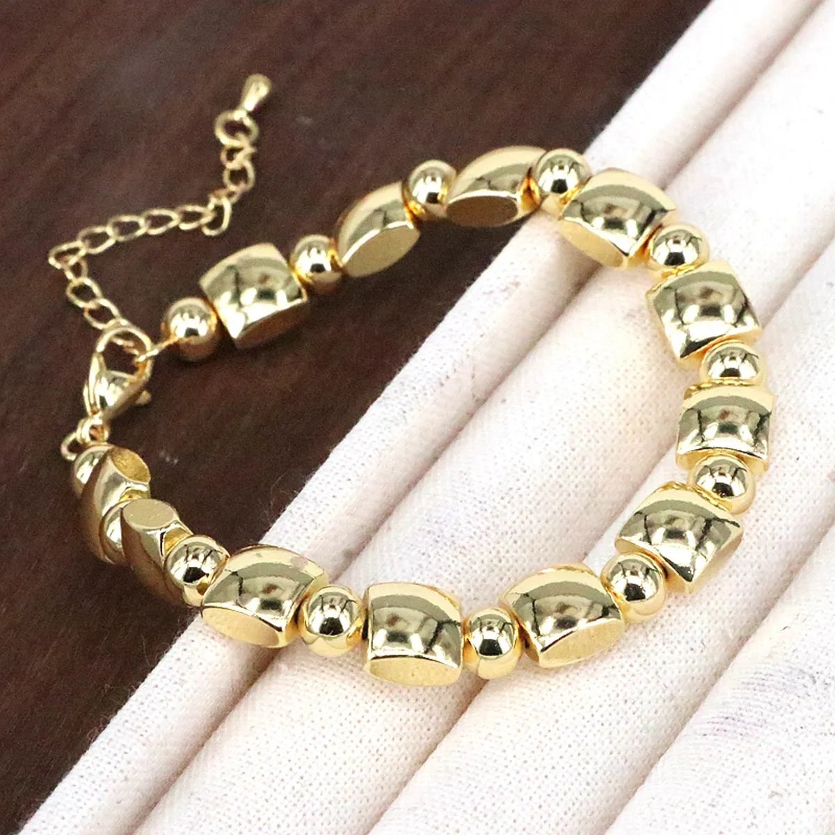 Simple Style Round Copper Beaded Plating 18k Gold Plated Bracelets