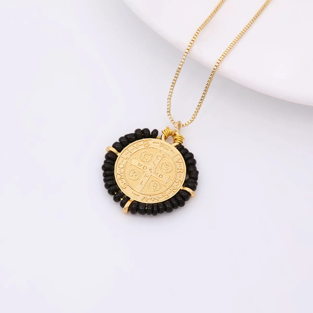 Simple Style Round Plastic Copper Polishing Plating 18k Gold Plated Women'S Pendant Necklace