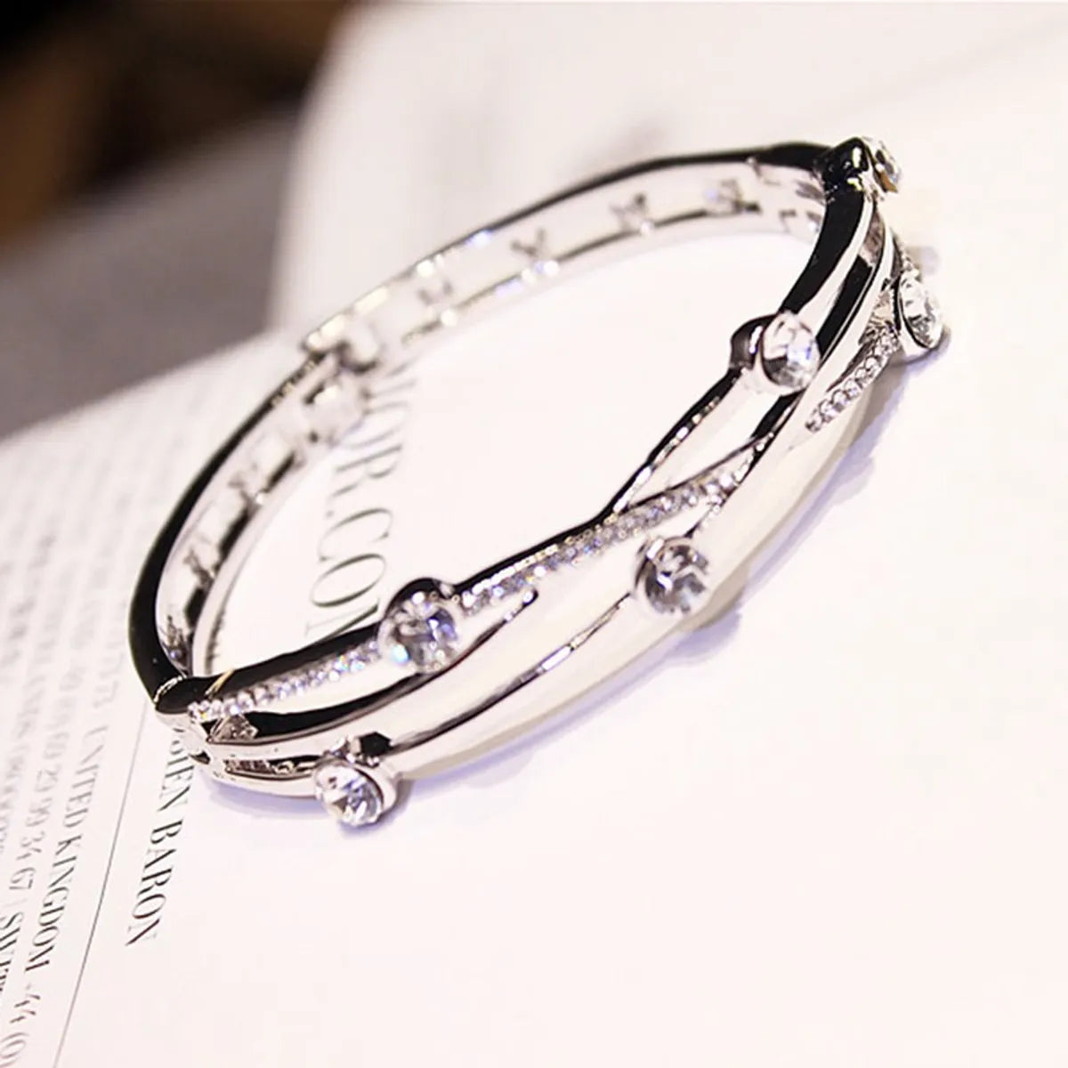 Simple Style Round Rhinestones Alloy Wholesale Bangle