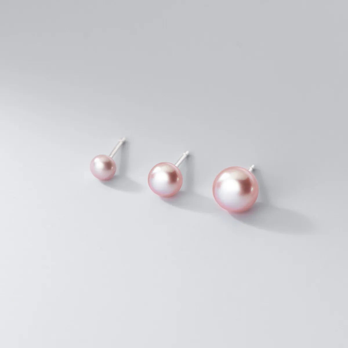 Simple Style Round Silver Pearl Ear Studs 1 Pair