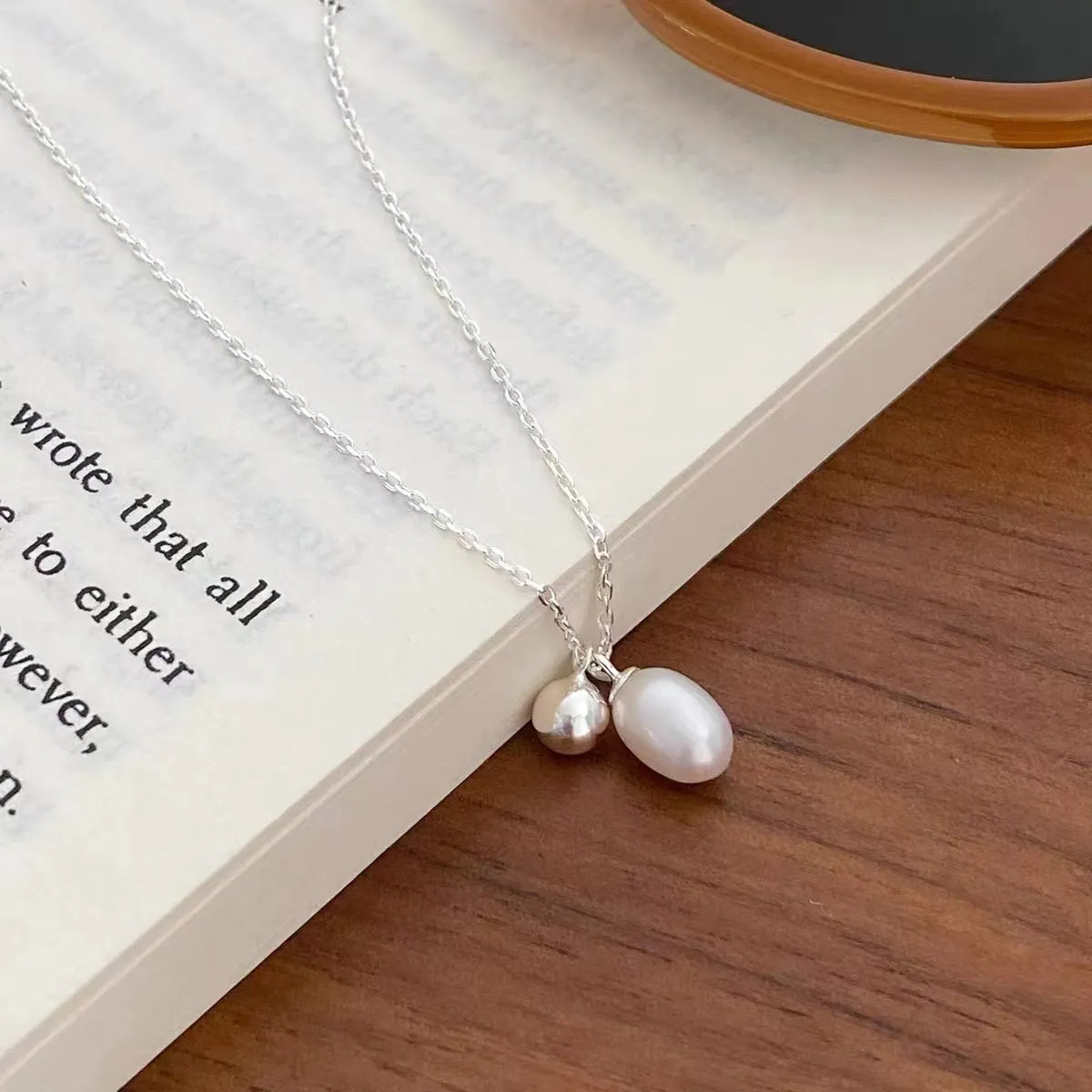 Simple Style Round Sterling Silver Plating Inlay Freshwater Pearl Pendant Necklace