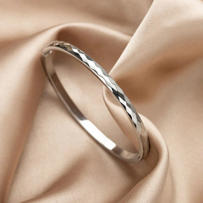 Simple Style Round Titanium Steel Plating Bangle 1 Piece