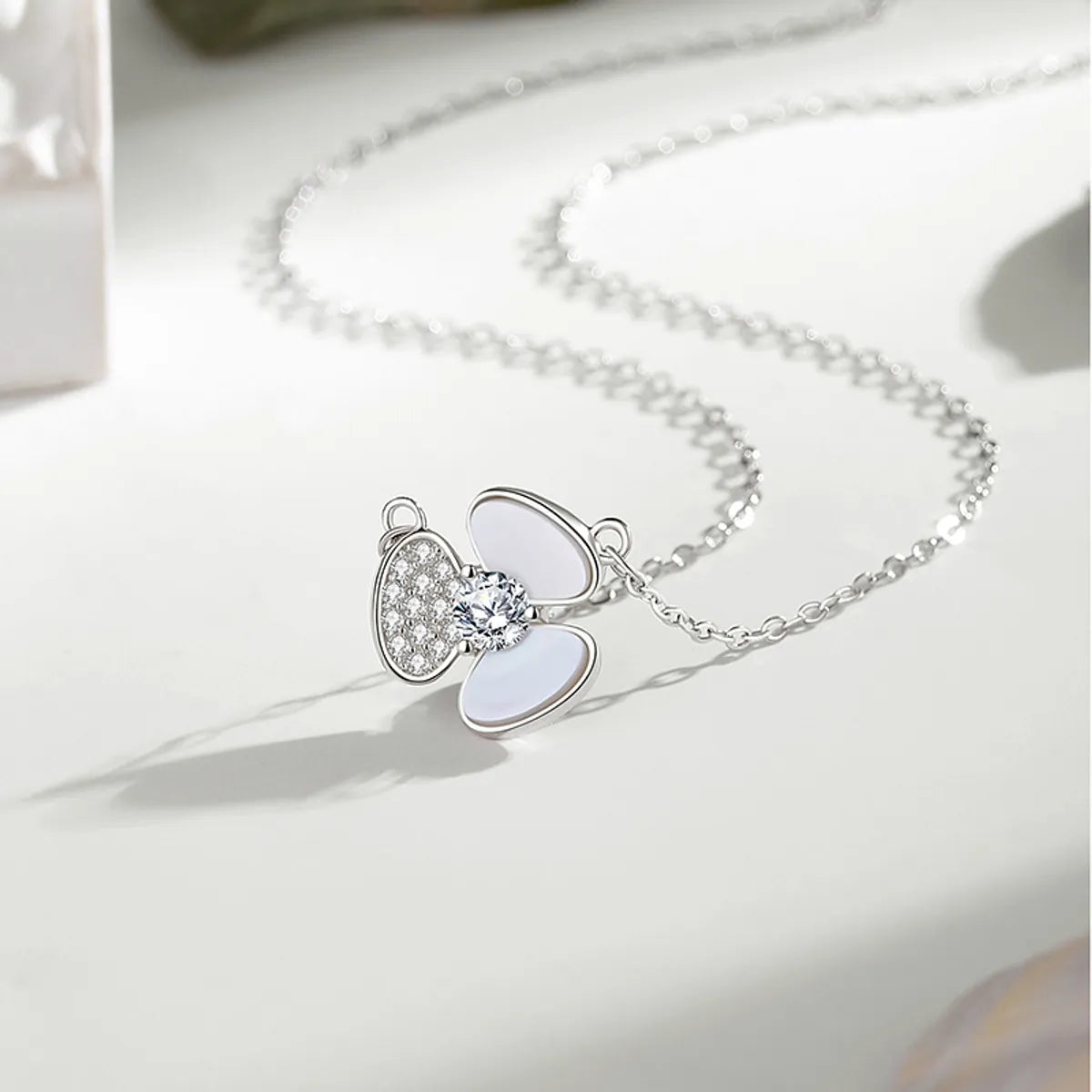 Simple Style Shamrock Sterling Silver Polishing Plating Inlay Shell Zircon Necklace