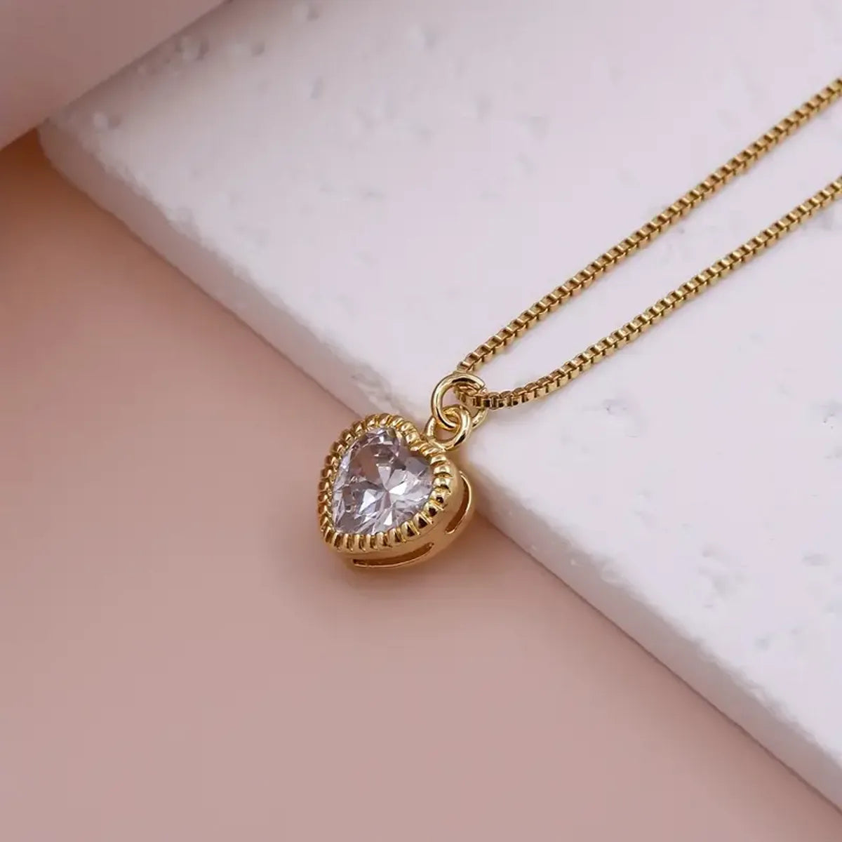 Simple Style Shiny Heart Shape Copper Plating Inlay Zircon 18k Gold Plated Pendant Necklace