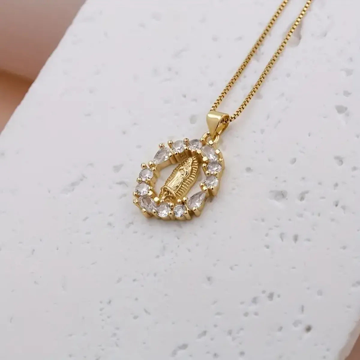 Simple Style Shiny Virgin Mary Oval Copper Plating Inlay Zircon 18k Gold Plated Pendant Necklace