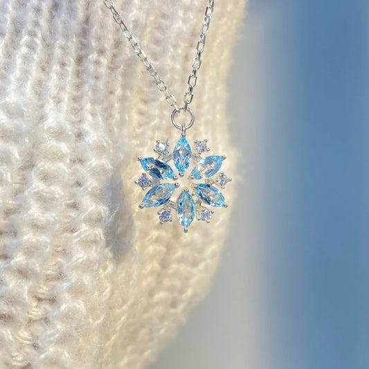 Simple Style Snowflake Copper Inlay Zircon Pendant Necklace