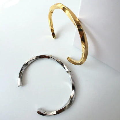 Simple Style Solid Color 304 Stainless Steel 18K Gold Plated Bangle In Bulk